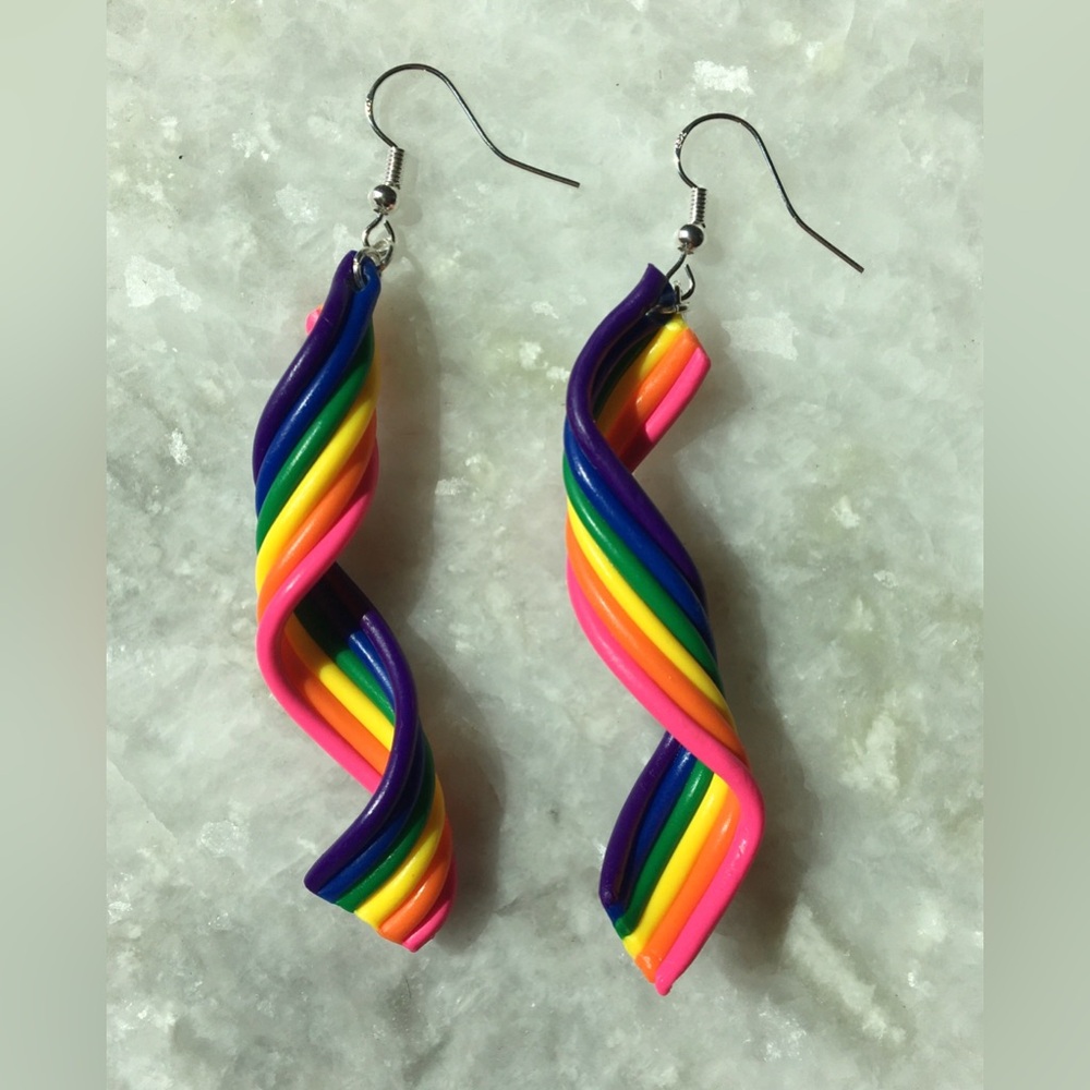 🌈 Rainbow Twist Handcrafted Earrings 💖 - Picture 8 of 15